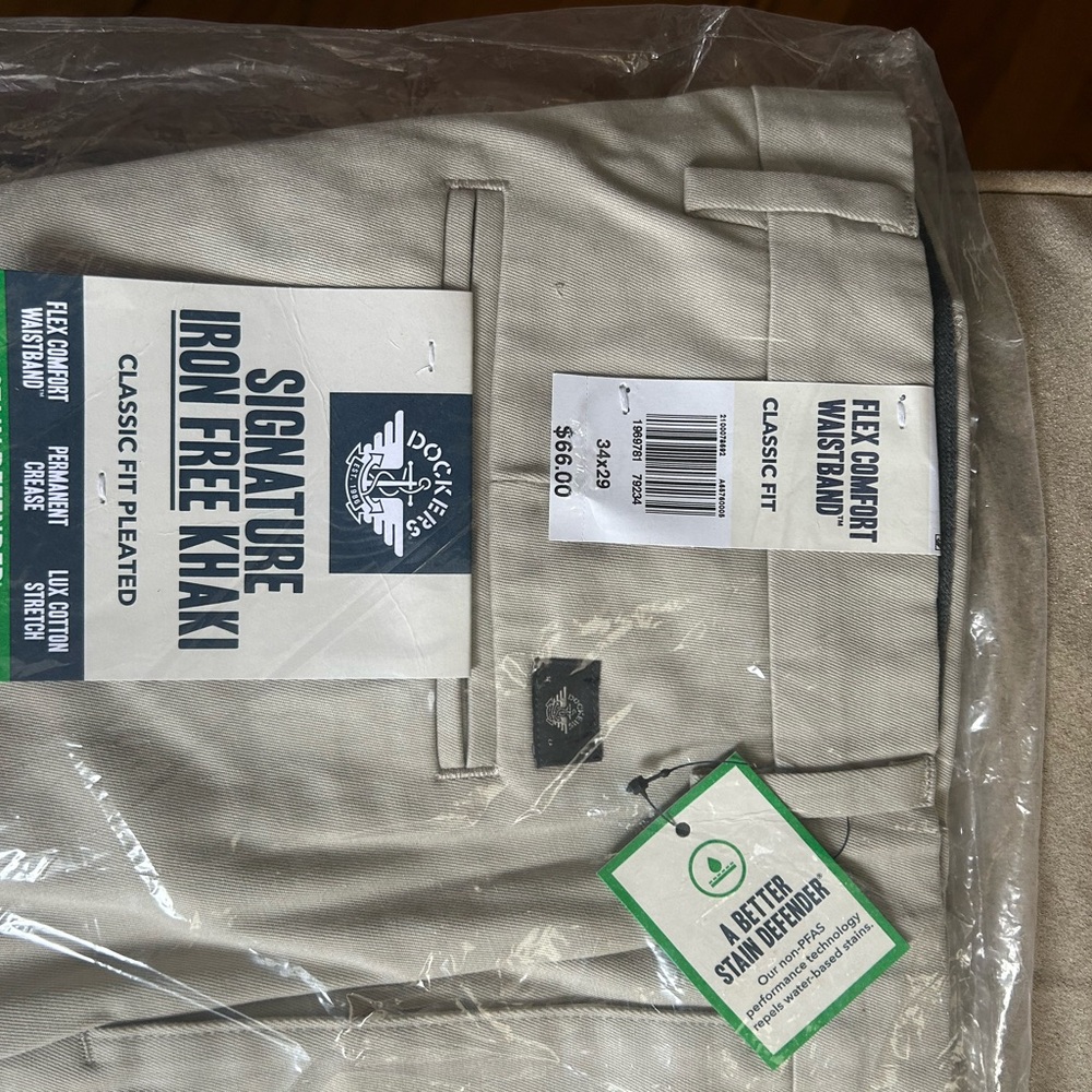 Dockers Men's Classic Fit Khaki Pants - Cream NWT